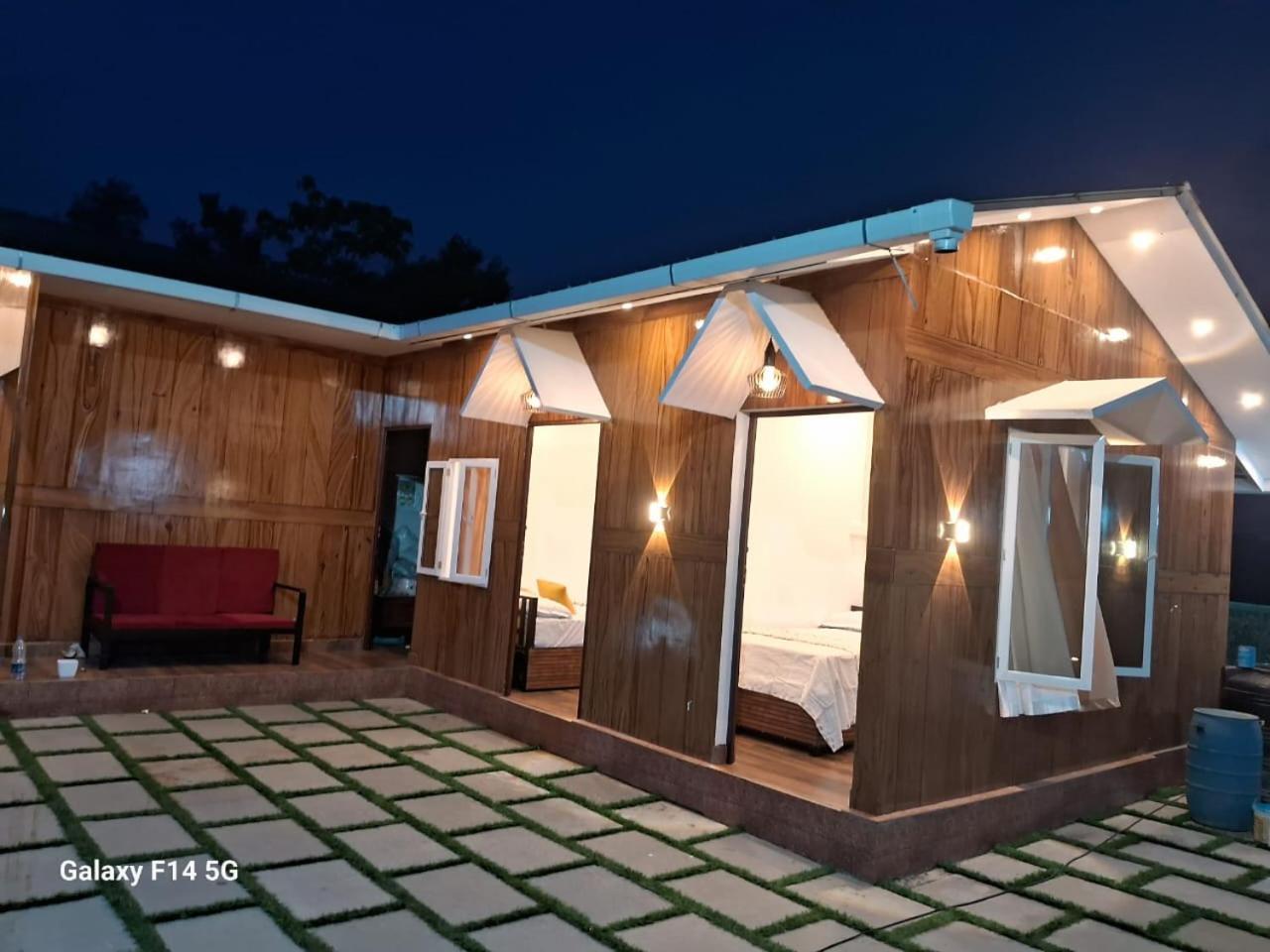 Paradise Meadows Lodge *